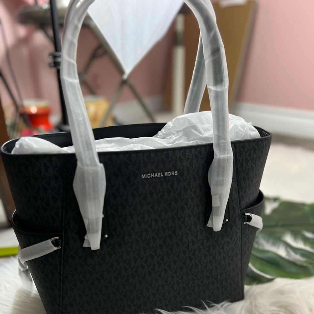 Michael Kors Jet Black Logo bag✨brand new - Picture 4 of 13